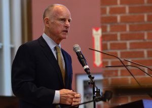 jerry_brown_gouverneur_Calirfornie