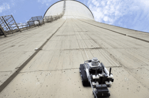 drone-grimpant-centrale-nucleaire-edf