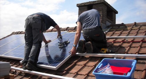 Le Sénat s'oppose à la révision des tarifs d'achats de l'électricité solaire
