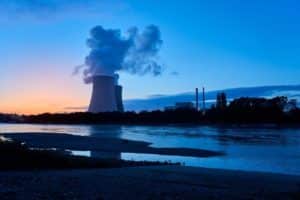 francois bayrou nouveaux reacteurs nucleaires - L'Energeek