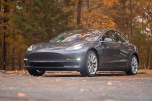 Tesla conforte sa place sur le marché des voitures électriques