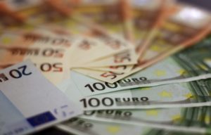 commission europeenne proposer taxer super benefices energie - L'Energeek