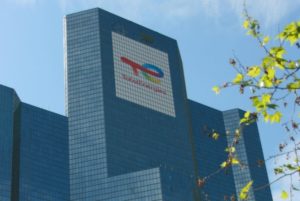 Une première : TotalEnergies poursuit Greenpeace en justice