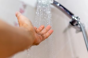 Consommation d’eau : un nouveau pommeau de douche pour réduire la facture