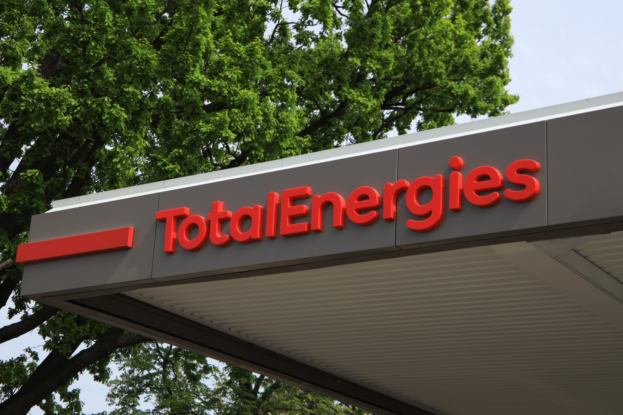 totalenergies-benefice-chute-libre-bourse