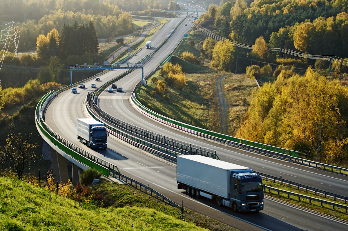 vinci, route, recharge, route électrifiée, voiture électrique, poids lourds, bus, A10, Paris, Orléans, construction, tronçon, automobile, électromobilité, décarbonation, transport