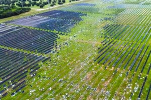 Impact Spectaculaire Quand Tornade Frappe Centrale Solaire