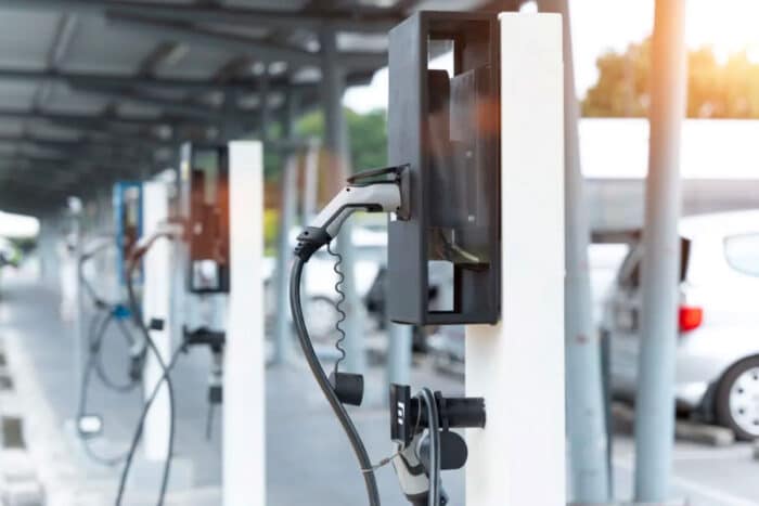 Conducteur Tesla Partage Video Frustrante Avoir Laisse Sa Voiture Borne Recharge