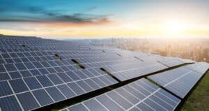 Révolution solaire : en deux ans, une capacité énergétique doublée, mais à quel coût ?