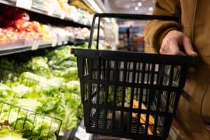 Grocery,store,shopping,,person,shopping,for,healthy,food,at,market.