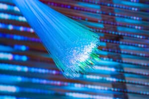 Une révolution dans la vitesse de nos connexions : la fibre optique fait peau neuve