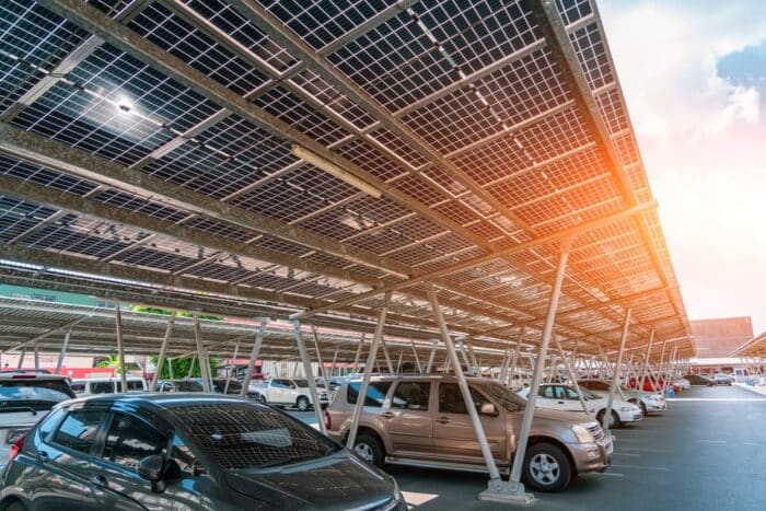 Ombrières photovoltaïques : exploiter le potentiel solaire d'un parking