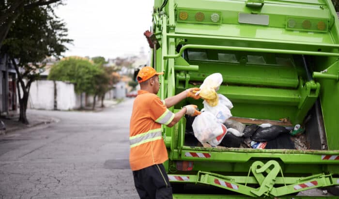 Collecte des déchets : quand sortir vos containers avec les jours fériés