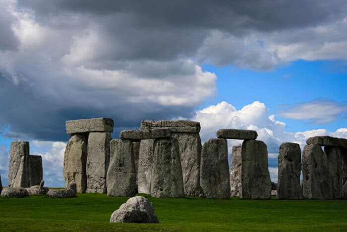 Nouvelle découverte archéologique : des cercles de pierres similaires à Stonehenge révélés dans le Devon