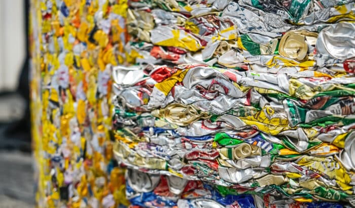 Il collecte des canettes pendant 7 ans… et s’offre une maison
