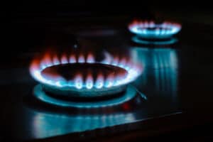 Voici pourquoi vous paierez toujours plus cher pour le gaz, même quand ça baisse