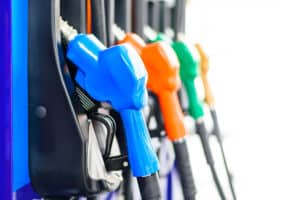 Les prix des carburants en baisse : un répit pour les vacanciers de Pâques