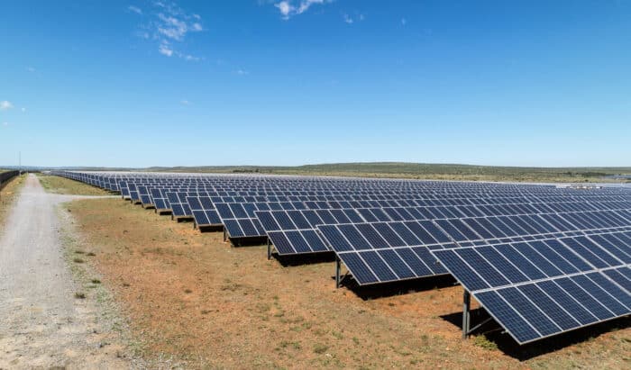 3 500 % de taxes sur les panneaux solaires : la décision choc de Donald Trump