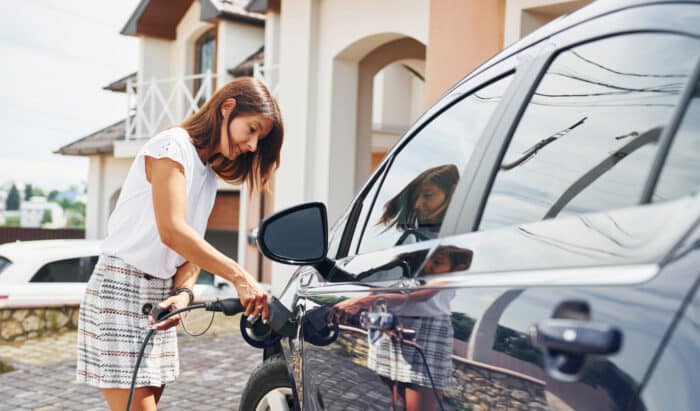 Rouler 100 km en électrique coûte moins cher qu’un café