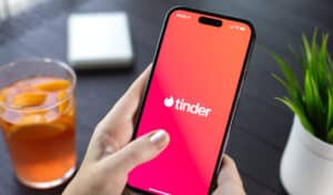 L'IA s'invite sur Tinder et drague à votre place