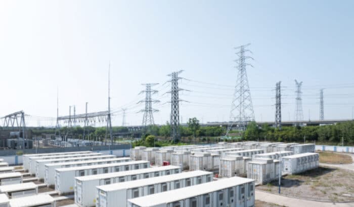 La Hongrie met en service le plus grand système de stockage d'énergie par batterie