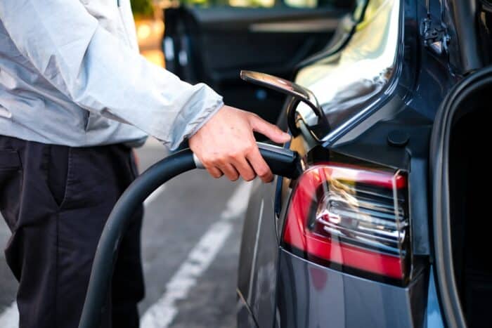 Voiture électrique : le bonus à l’achat augmente dès juillet 2025