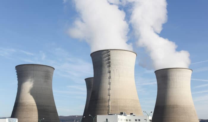Insolite : il survole une centrale nucléaire et fini en garde à vue