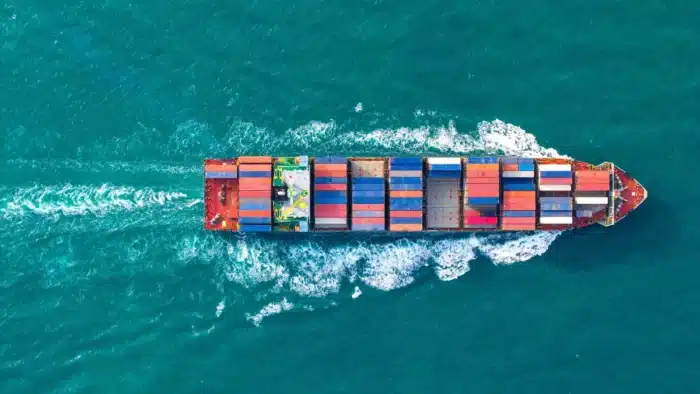 Innovation : ce navire transforme ses émissions de CO2 en ciment