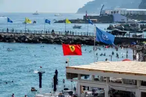 Ferrari ose l’impensable : un yacht sans moteur qui défie toutes les lois de la vitesse