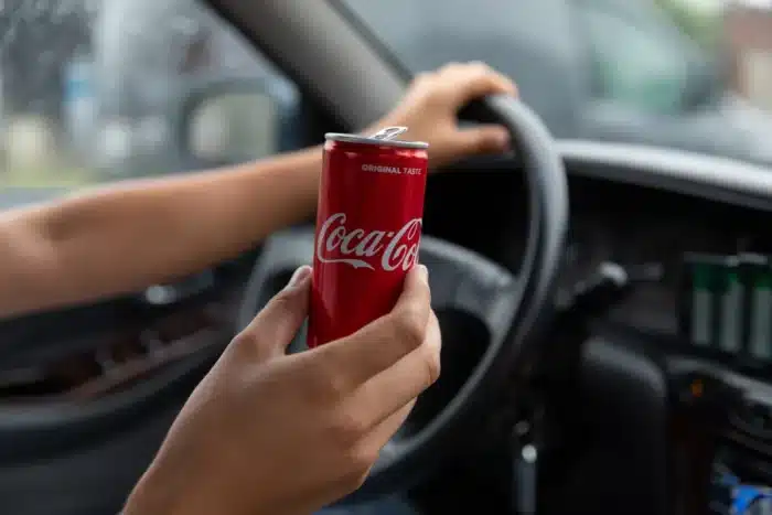 Du Coca-Cola et de l'eau de mer : le nouveau carburant (improbable) pour vos voitures