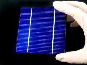 LONGi repousse les limites de l'efficacité des cellules solaires tandem