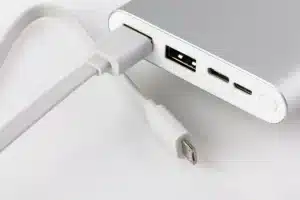 Apple et Android forcés par l’Europe… et si l’USB-C disparaissait déjà des smartphones ?