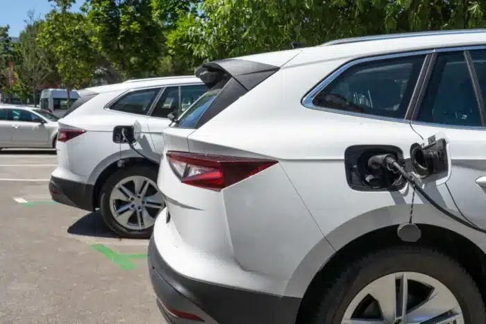 Fini le thermique ? Bruxelles impose une révolution automobile dès 2030