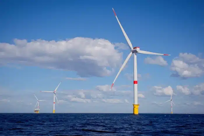 Bretagne : l’envers inquiétant des éoliennes offshore, l’eau contaminée par 62 substances