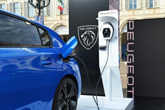 Batteries Ibis Et Fest Stellantis Accelere La Transition Energetique