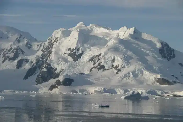 511 milliards de barils sous la glace : la trouvaille qui attise les convoitises en Antarctique