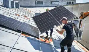 Énergie verte : la Chine tient déjà l’Europe par les panneaux solaires et les batteries