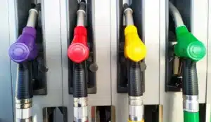 Carburants : la chute des prix se poursuit, les automobilistes n’en reviennent pas