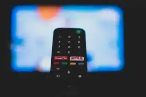 Regarder YouTube sur sa télé : les 7 astuces que 90% des gens ignorent encore