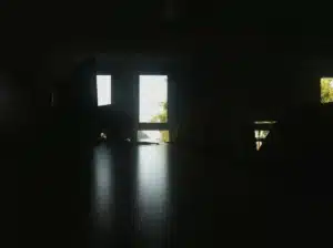 Bienvenue dans l’ère des “dark factories” : quand les machines remplacent totalement l’homme