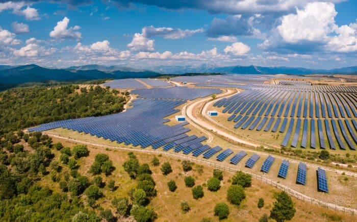 Les énergies renouvelables devancent le charbon dans l’électricité