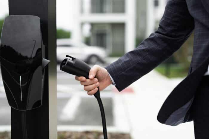 Voitures électriques : 22,4 % du marché en septembre, un sommet inédit