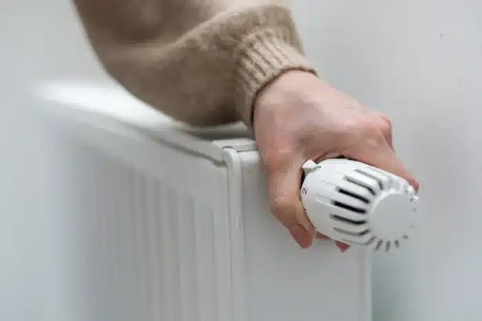 Vous chauffez trop ou pas assez ? L’erreur qui coûte des centaines d’euros chaque hiver