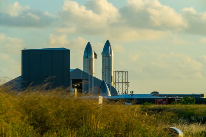 SpaceX critiquée : des avions en danger après l’explosion d’une fusée Starship