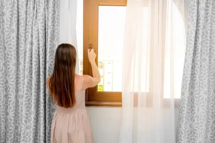 Chauffage : ce geste avec vos volets peut faire chuter la facture (mais presque personne ne le fait)