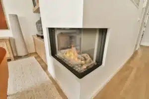 Ce type de bûche chauffe jusqu’à trois fois plus que le bois classique, et peu le savent