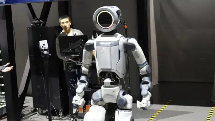 Microsoft dévoile un humanoïde troublant : ce robot « ressent » et apprend comme un humain