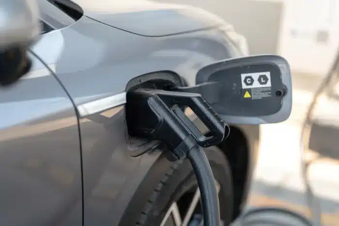 Recharge ultra-rapide : ce que l’on ne vous dit pas sur l’usure accélérée des batteries