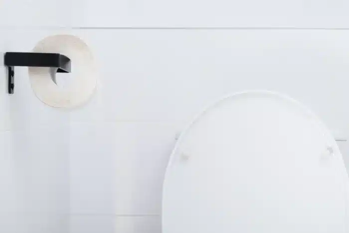 Elle jette 150 L d’eau par jour sans s’en rendre compte : cette pièce minuscule en est la cause