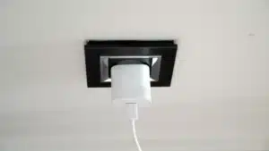 Ne branchez plus jamais votre téléphone comme ça : cette erreur abîme la batterie